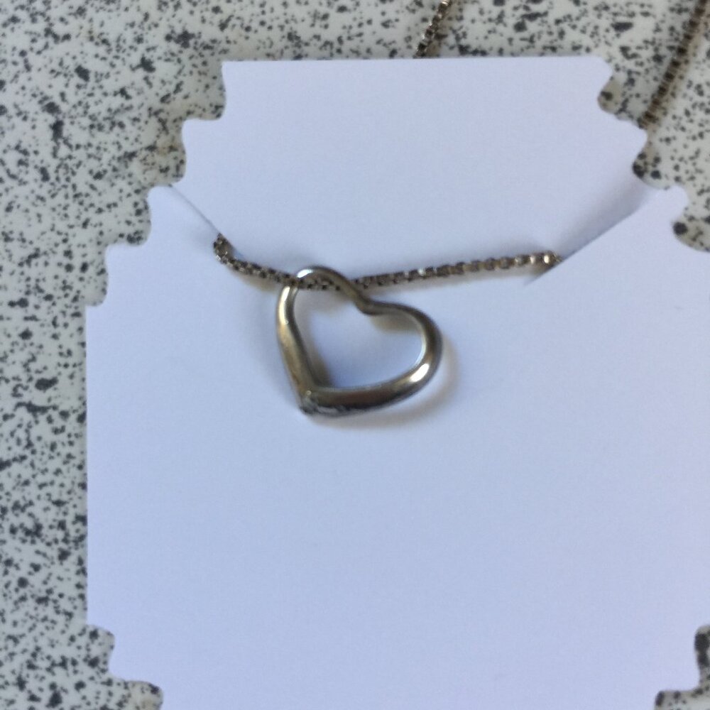 Floating heart pendant